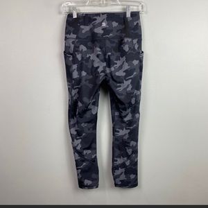 Cropped Camo leggings- All in Motion